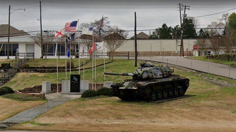 Fultondale War Memorial and Tank