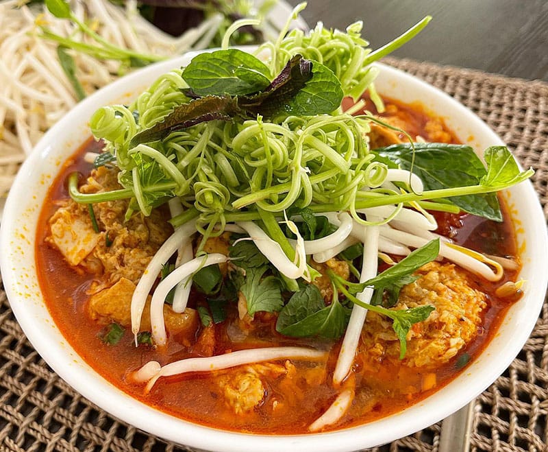 Vietnamese Food: bun rieu